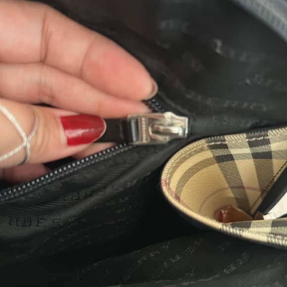 AUTHENTIC BURBERRY BAG - Picture 6 of 7